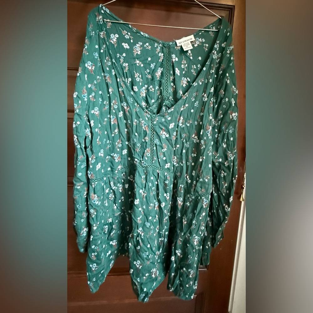 Sky and Sand Plus Floral Green Women's Top